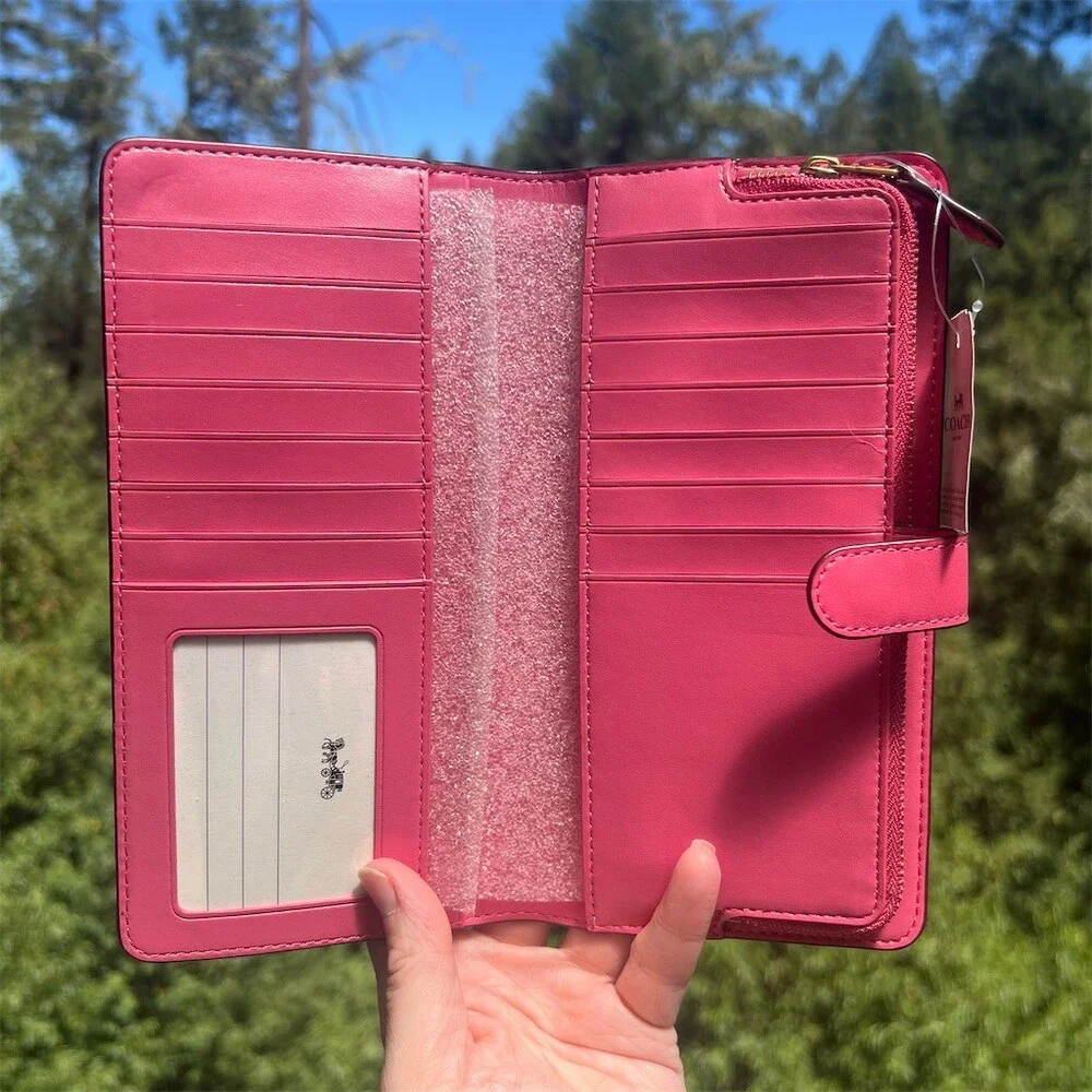 COACH Confetti Pink Smooth Leather Bifold Wallet Wallet with Gold Hardware NWT
